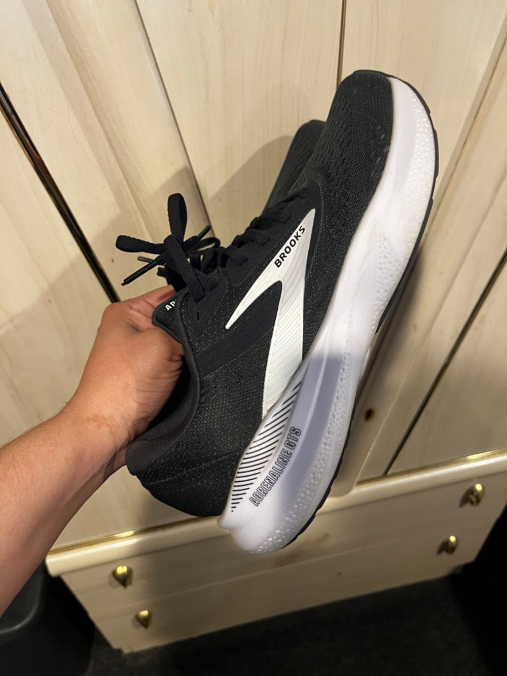 Brooks Adrenaline GTS 24 Black and White women’s Running Shoe. I accept offers.